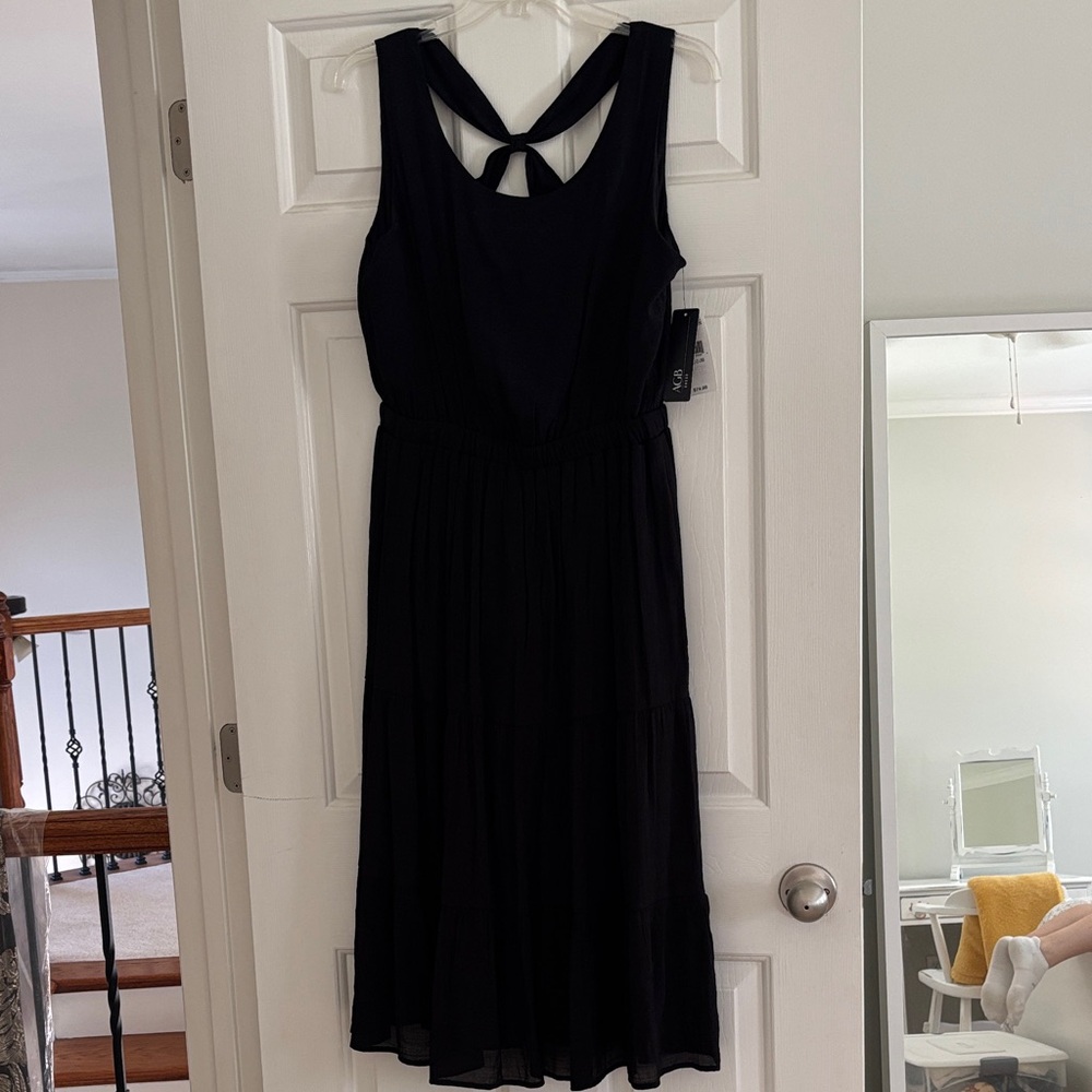 AGB Elegant Black Midi Dress